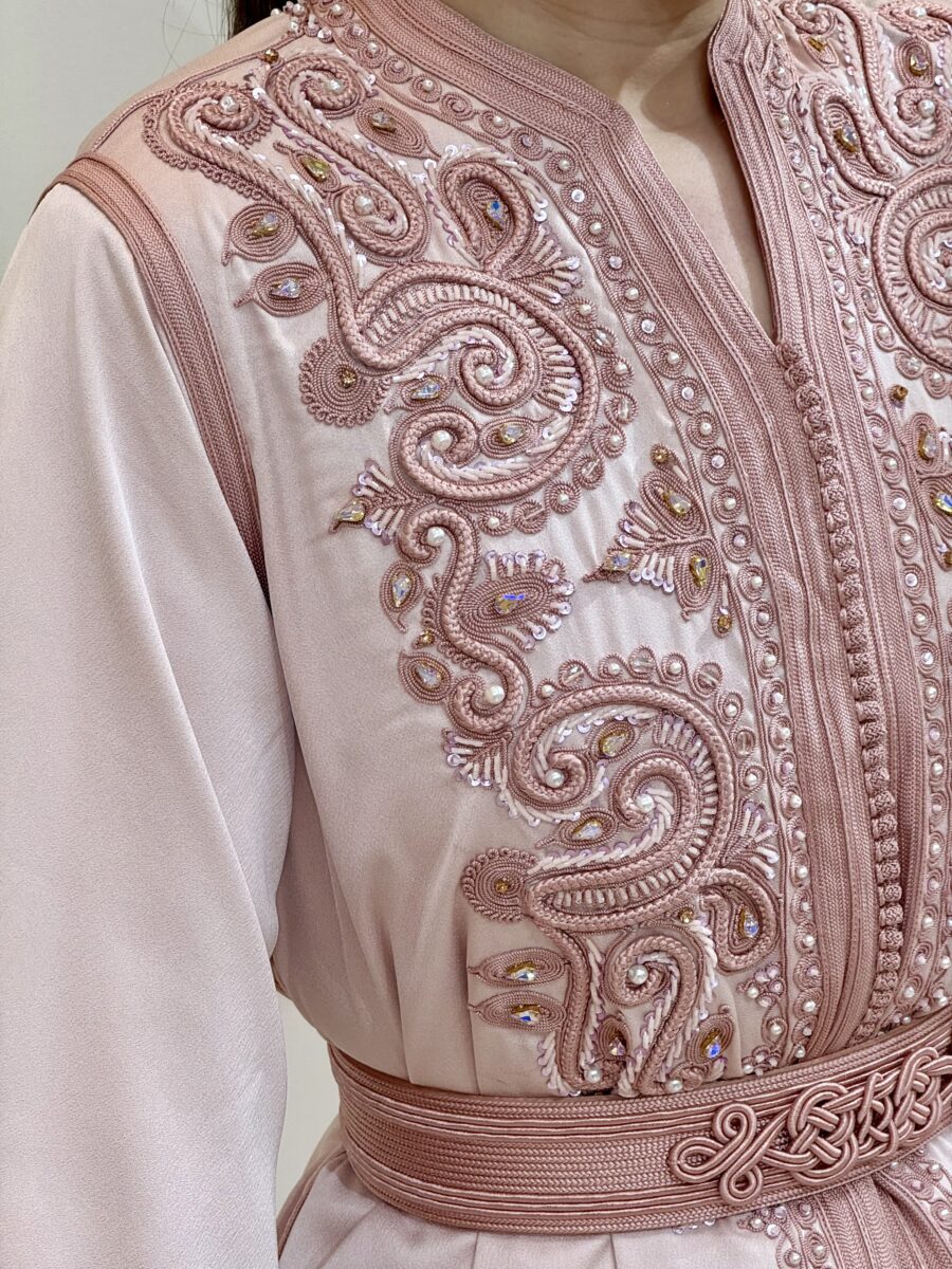 ROZIYA – Amira Lebsatte